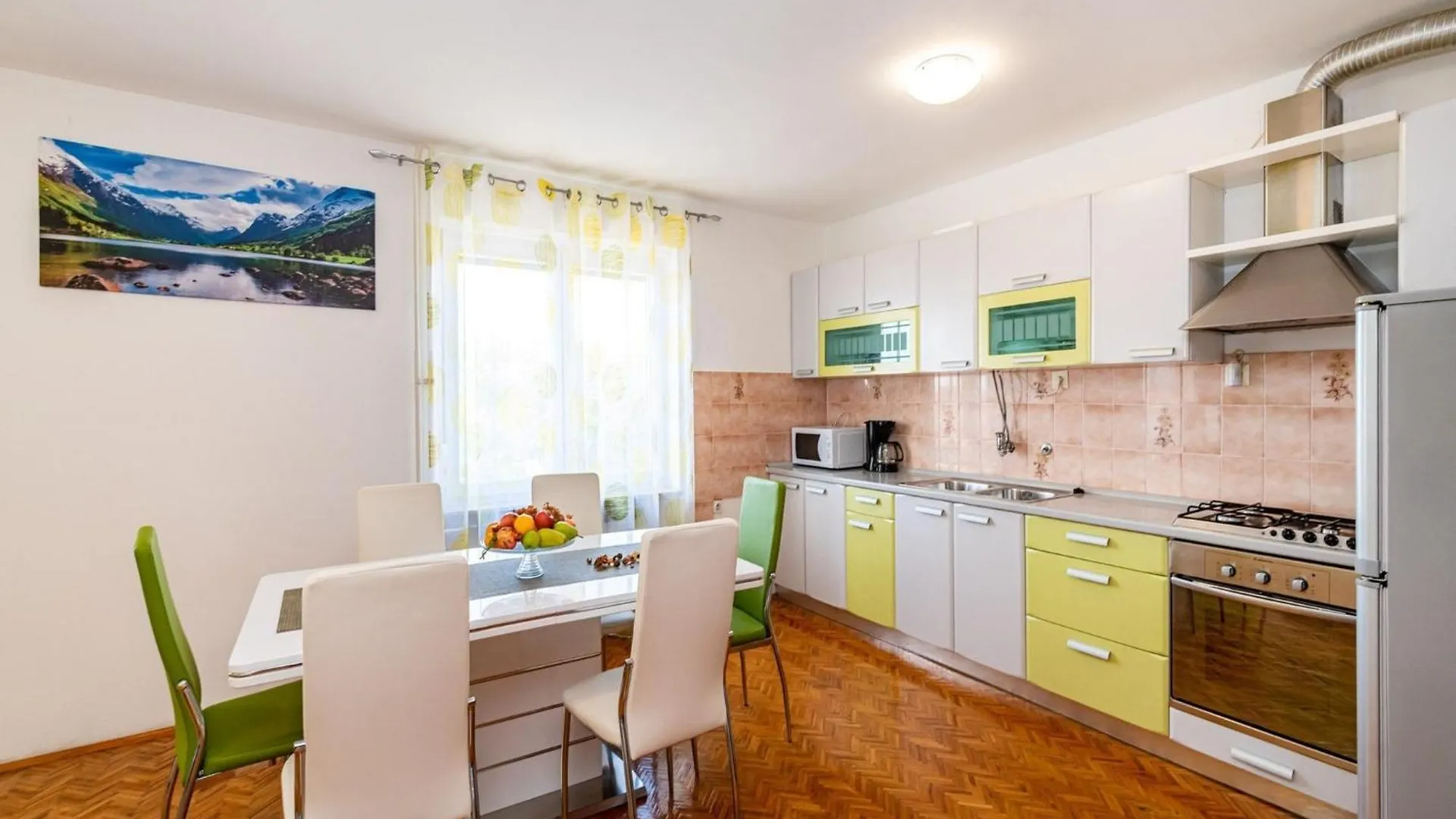 Five Bedroom Villa Задар