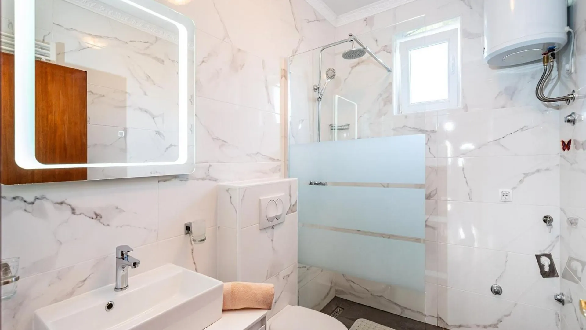 Five Bedroom Villa Задар